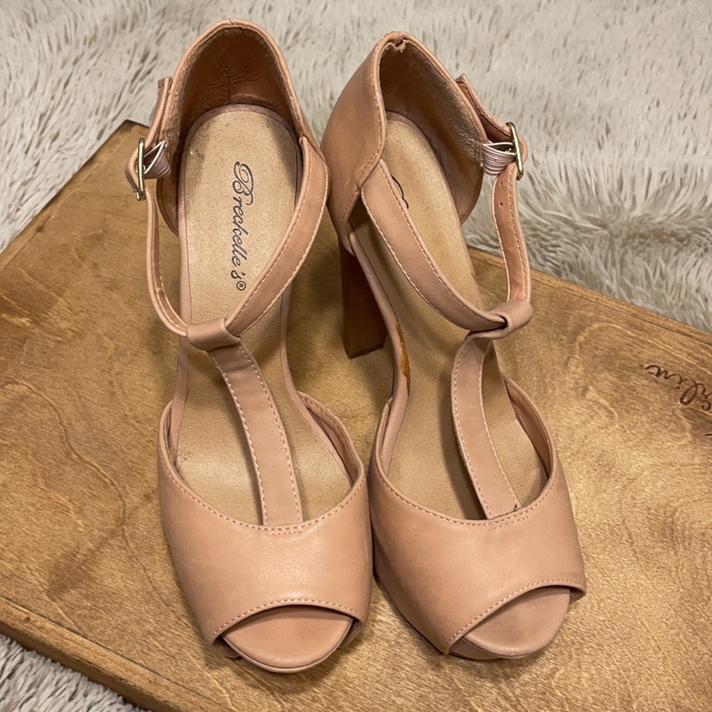 Platform heel - Picture 3 of 3